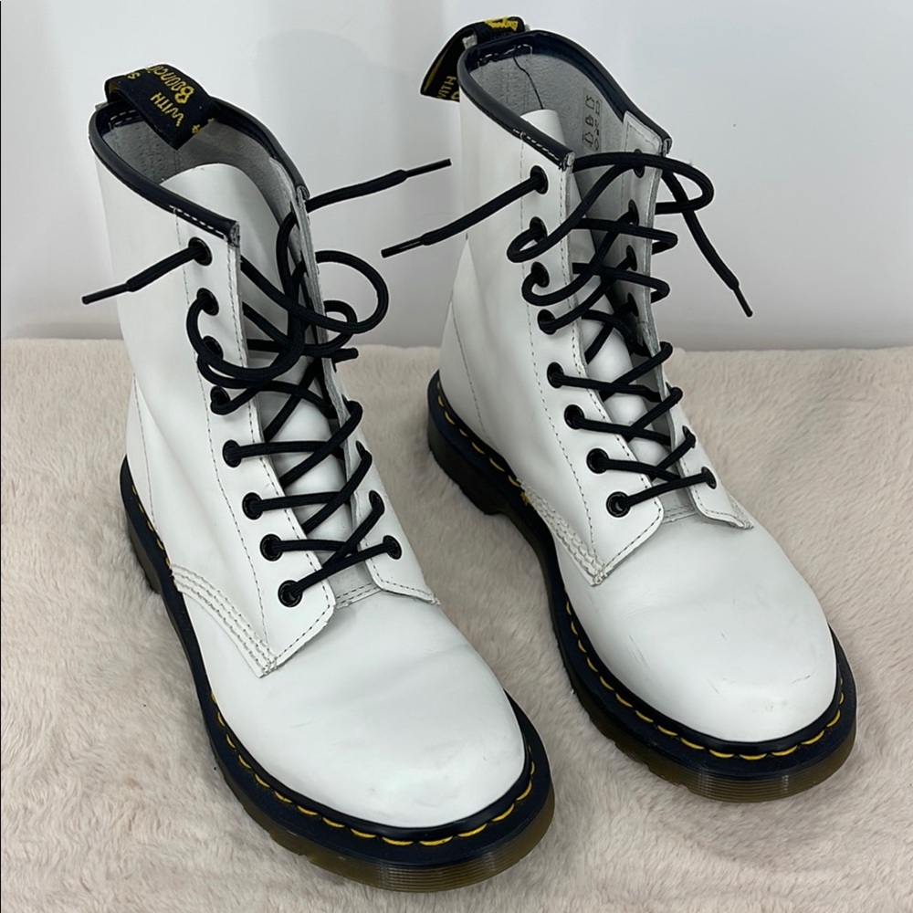 Dr. Martens AIR WAIR WITH BOUNCING SOLES White Leather Women's Boots Siz…